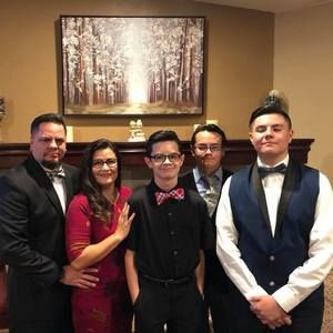 Meet your Posher, Carlos